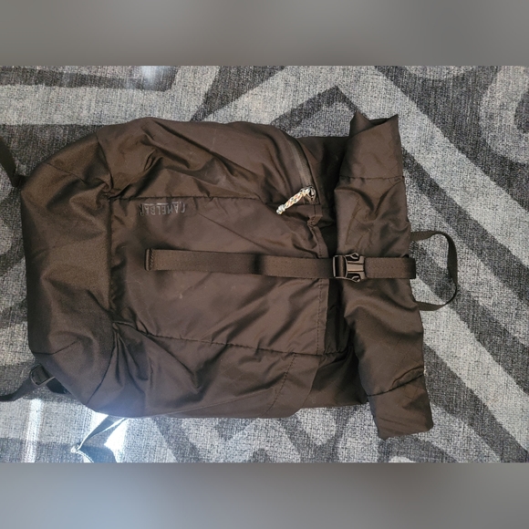 Camelback Pivot Rolltop Pack - Picture 6 of 12